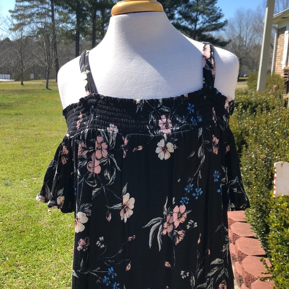 As U Wish Junior's Surplice Floral Print Dress -Black Size Medium